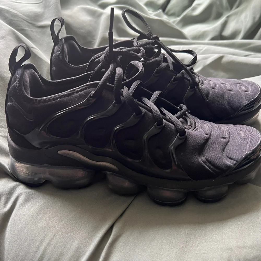 Nike Vapormax - Picture 2 of 4